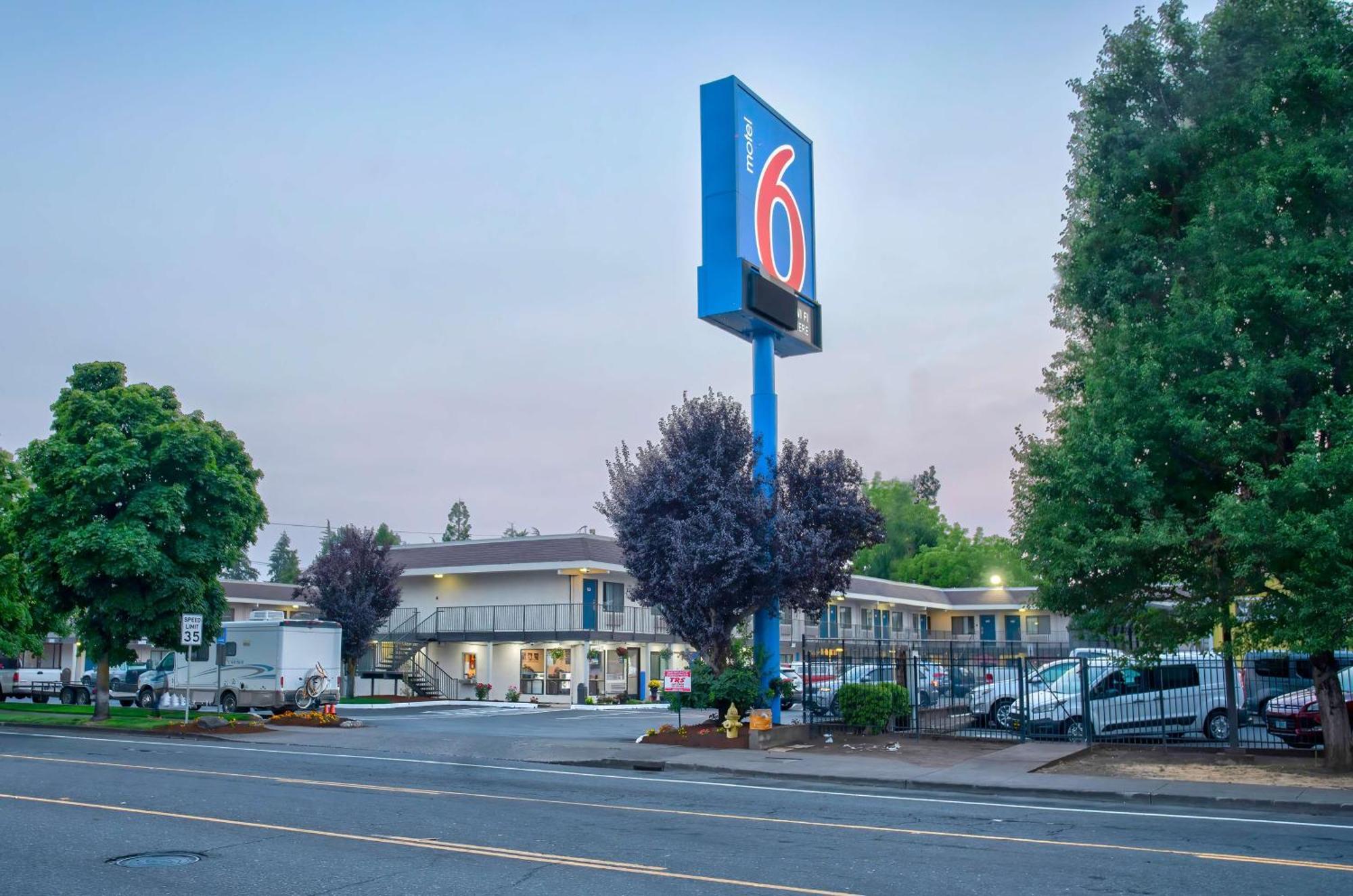 Motel 6-Salem, Or Eksteriør billede